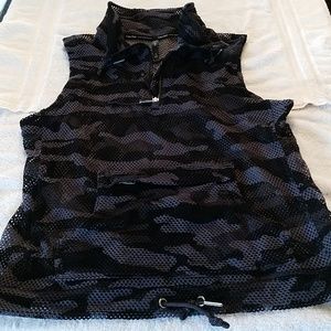 Calvin Kline Performance printed mesh vest